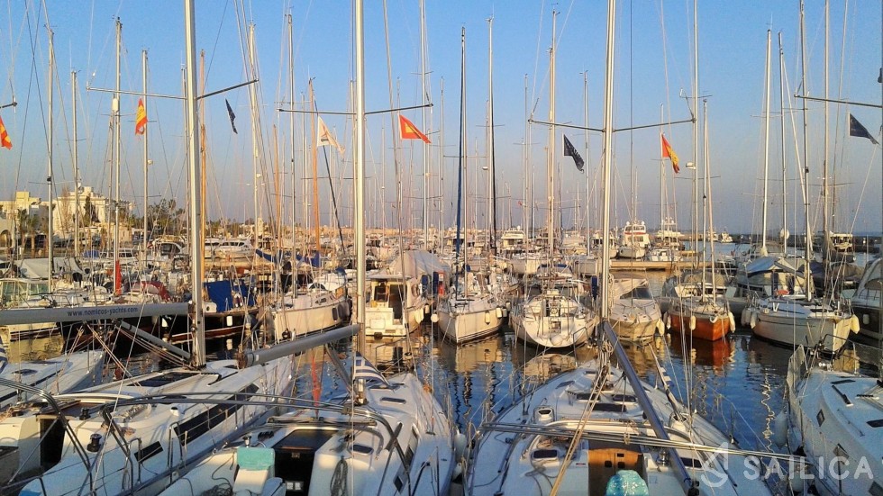 Oceanis 38.1 - Yacht Charter Sailica