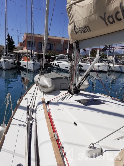 Sun Odyssey 389 - Yacht Charter Sailica