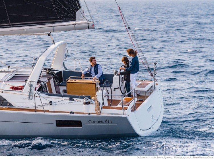 Oceanis 41.1 - Yacht Charter Sailica
