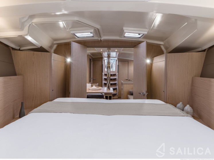 Oceanis 41.1 - Yacht Charter Sailica