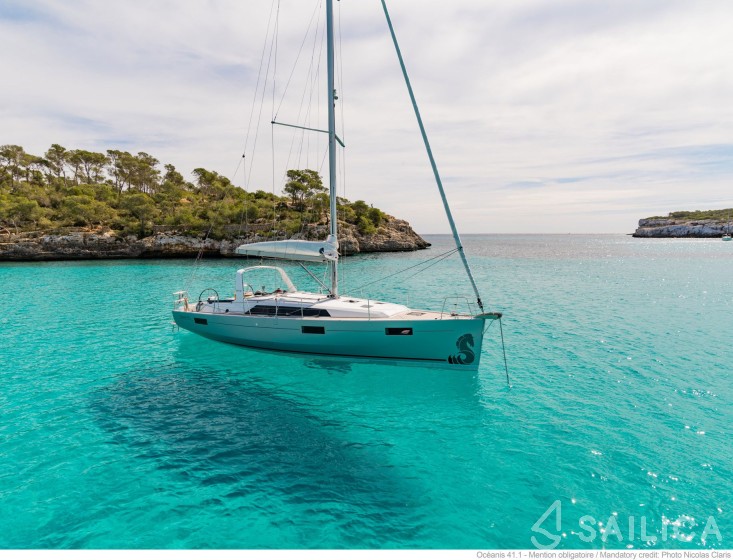 Oceanis 41.1 - Yacht Charter Sailica