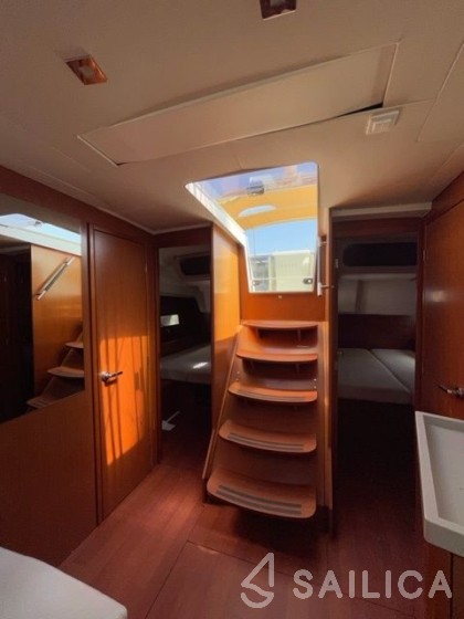 Oceanis 46.1 - Yacht Charter Sailica