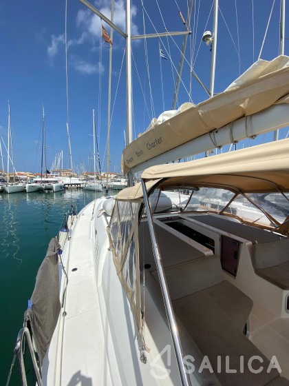 Oceanis 51.1 - Yacht Charter Sailica