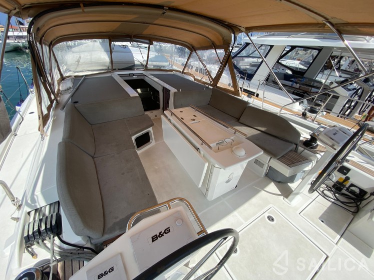 Oceanis 51.1 - Yacht Charter Sailica