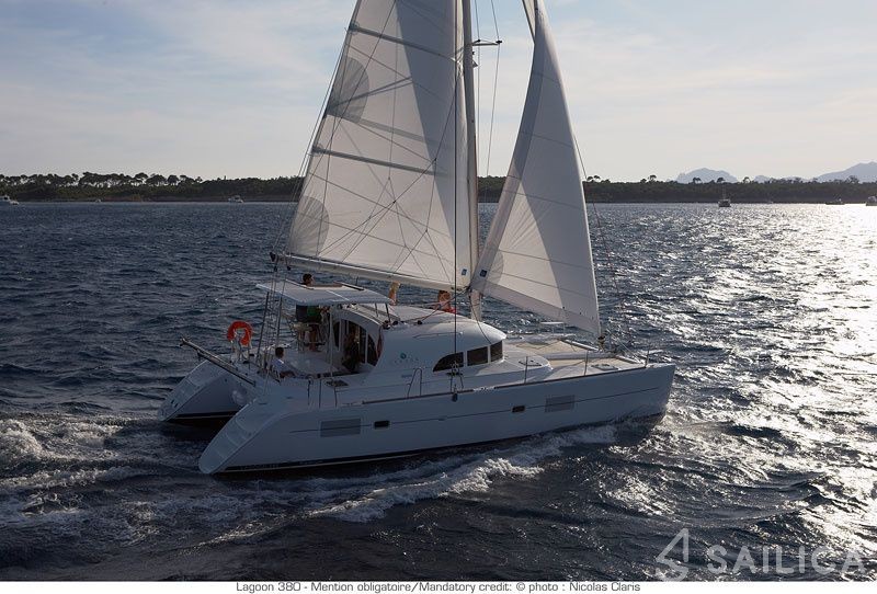 Lagoon 380 - Yacht Charter Sailica