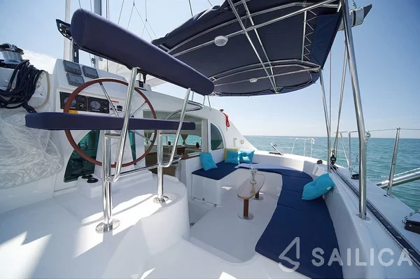 Lagoon 380 - Yacht Charter Sailica