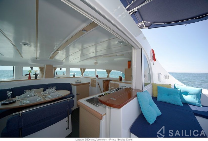 Lagoon 380 - Yacht Charter Sailica