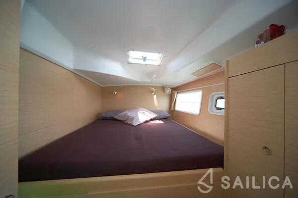 Lagoon 380 - Yacht Charter Sailica