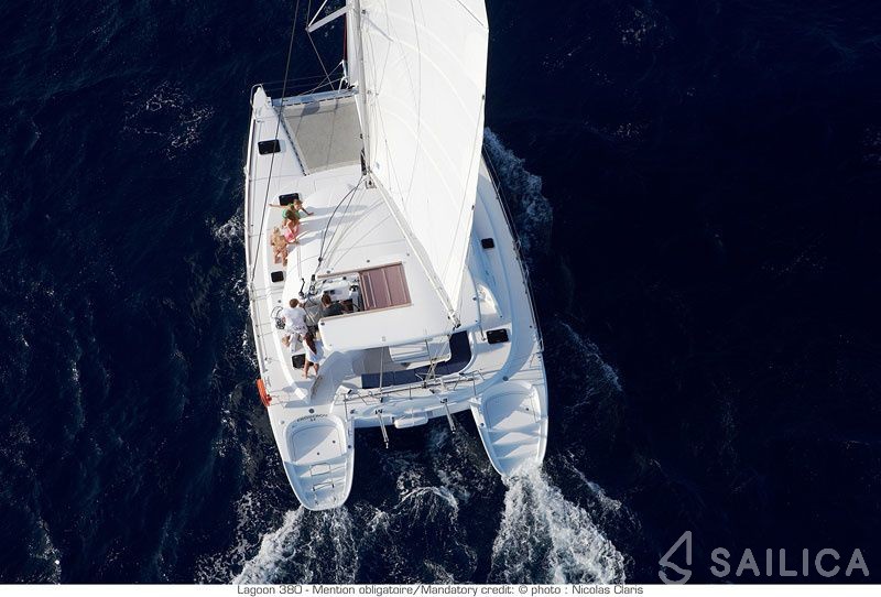 Lagoon 380 - Yacht Charter Sailica