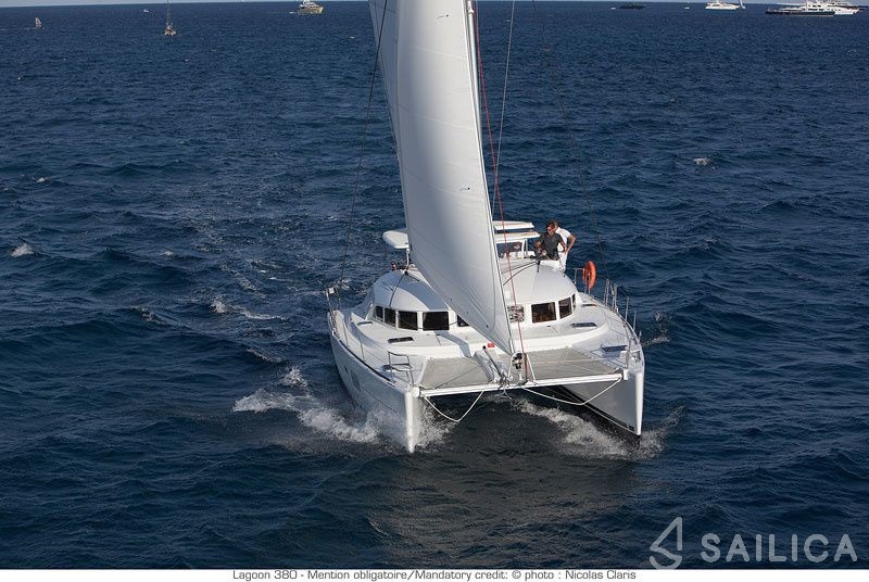 Lagoon 380 - Yacht Charter Sailica