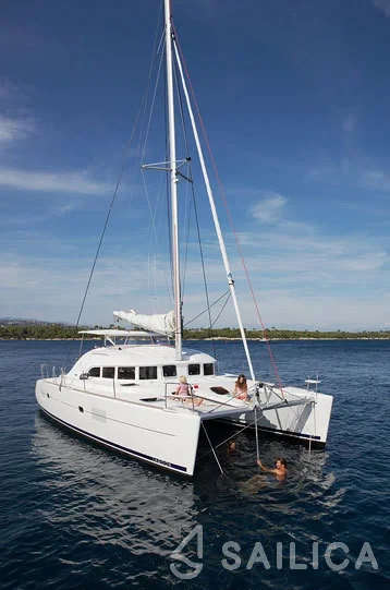 Lagoon 380 - Yacht Charter Sailica