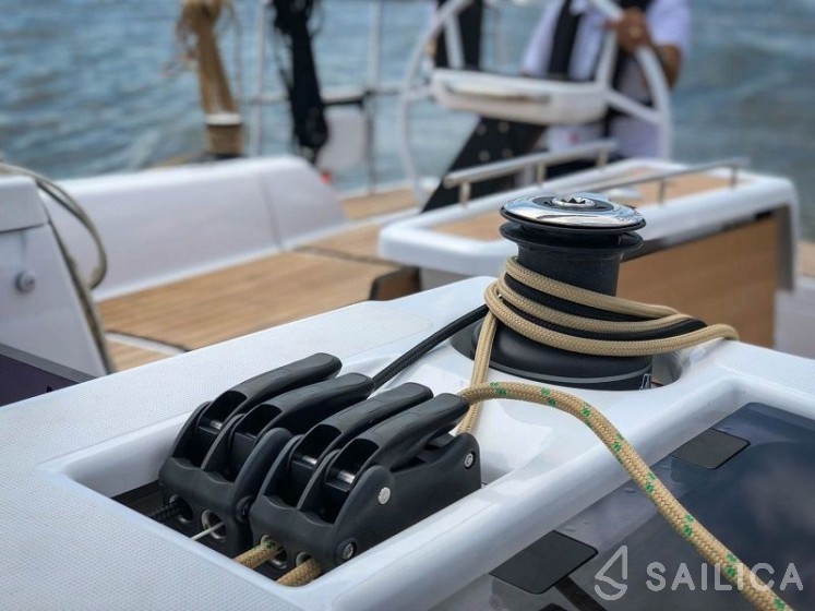 Dufour 360 GL - Yacht Charter Sailica