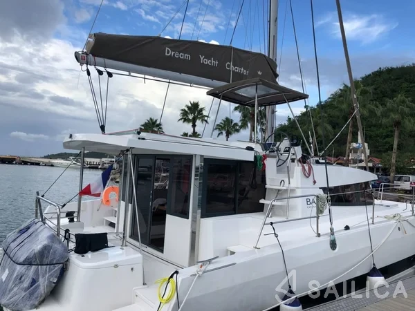 Bali 4.1 - Yacht Charter Sailica