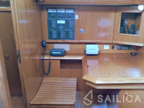 Sun Odyssey 42.2 - Yacht Charter Sailica