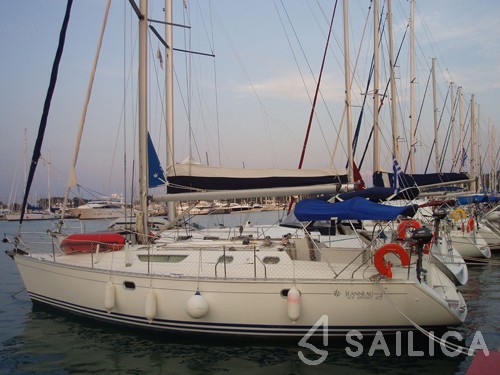 Sun Odyssey 42.2 - Yacht Charter Sailica