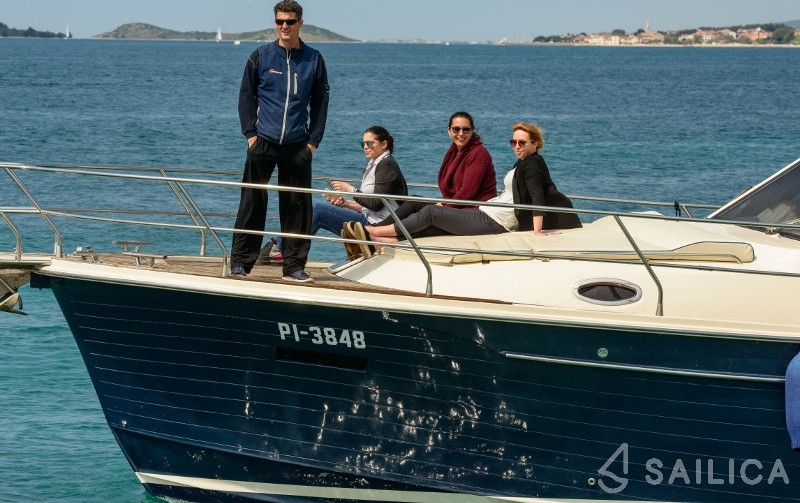 Adriana 44 - Yacht Charter Sailica