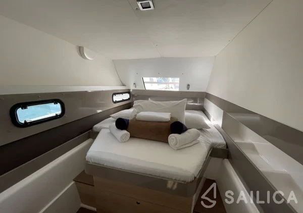 Bali 4.1 - Yacht Charter Sailica