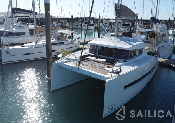 Bali 4.1 - Yacht Charter Sailica