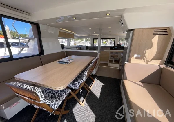 Bali 4.1 - Yacht Charter Sailica