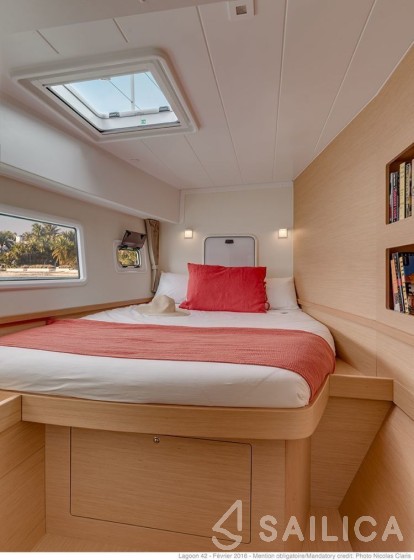 Lagoon 42 - Yacht Charter Sailica