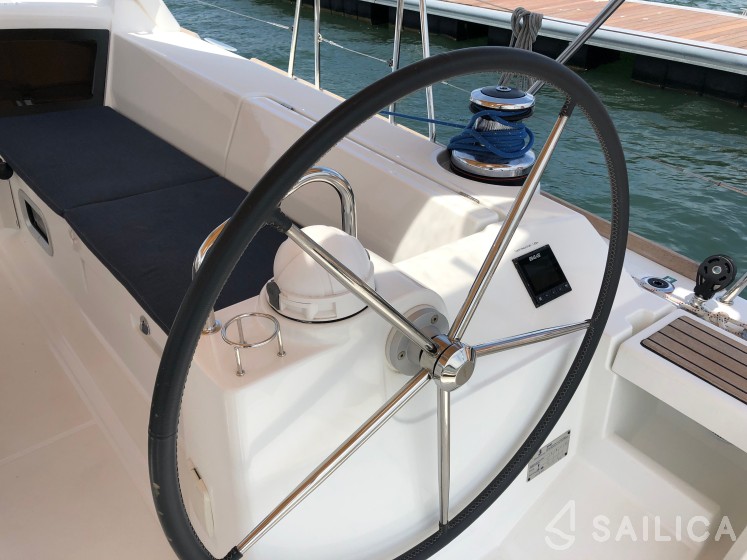 Oceanis 48 - Yacht Charter Sailica