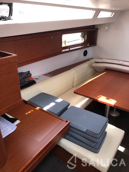 Oceanis 48 - Yacht Charter Sailica
