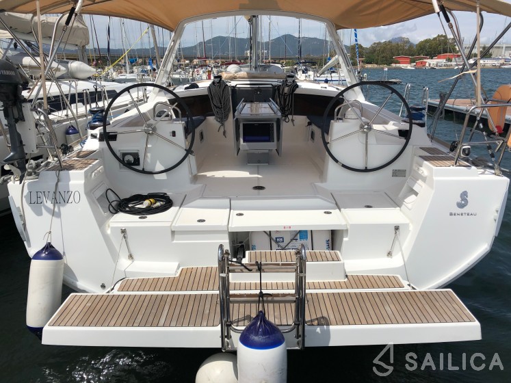 Oceanis 48 - Yacht Charter Sailica