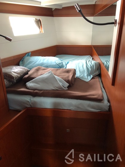 Oceanis 48 - Yacht Charter Sailica