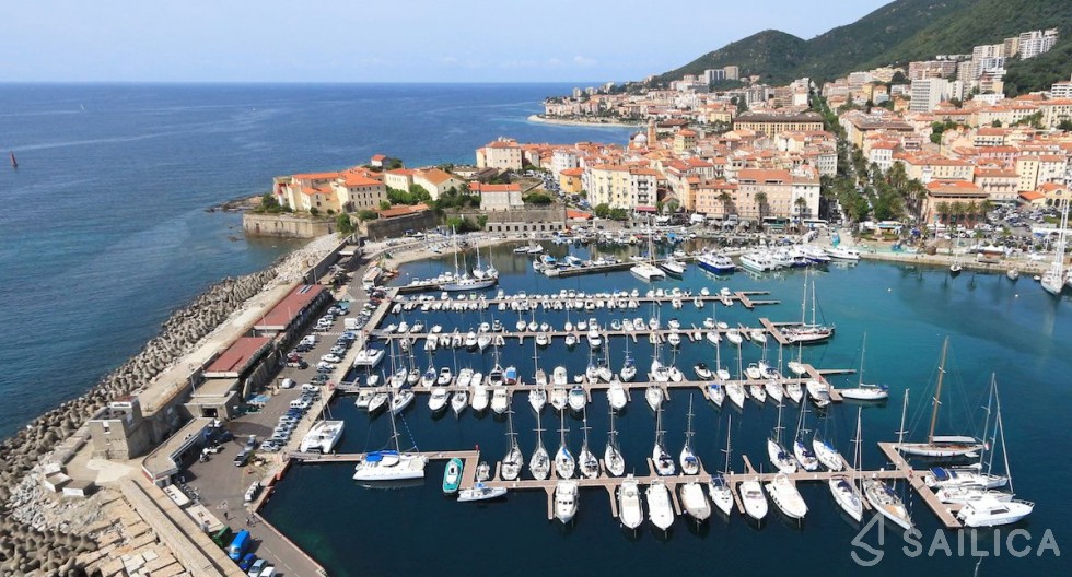 Oceanis 48 - Yacht Charter Sailica