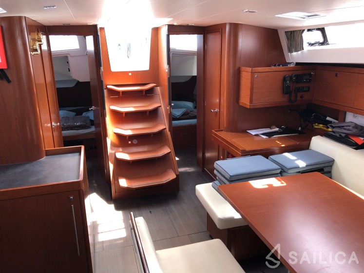 Oceanis 48 - Yacht Charter Sailica