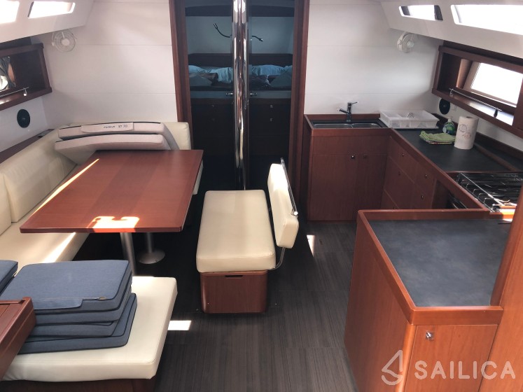 Oceanis 48 - Yacht Charter Sailica