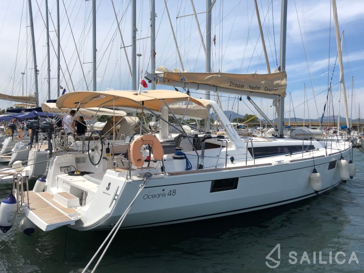 Oceanis 48 - Yacht Charter Sailica
