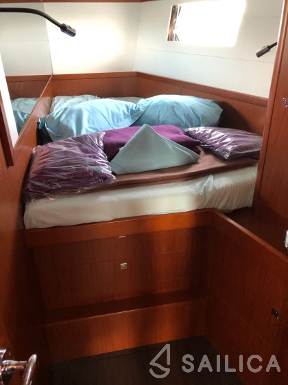 Oceanis 48 - Yacht Charter Sailica