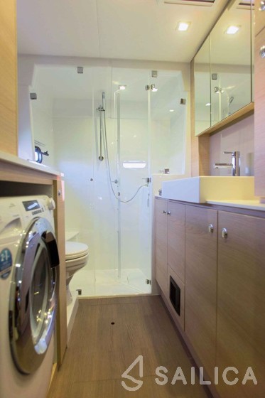 Bali 4.5 - Yacht Charter Sailica