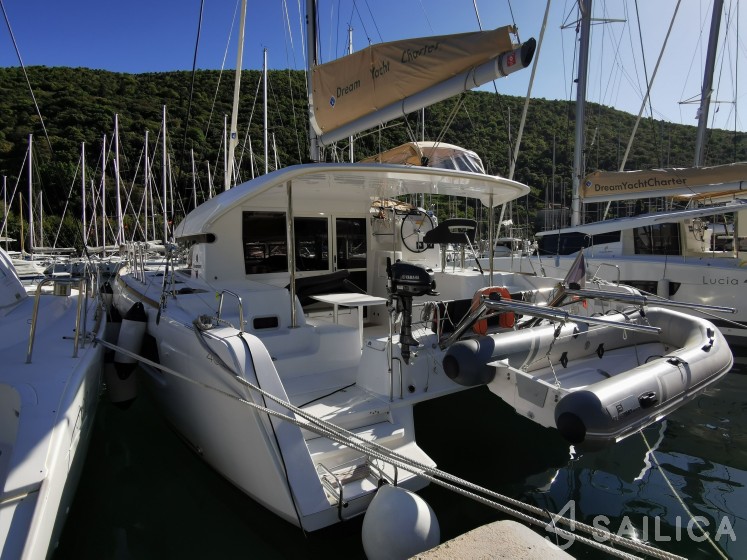 Lagoon 40 - Yacht Charter Sailica