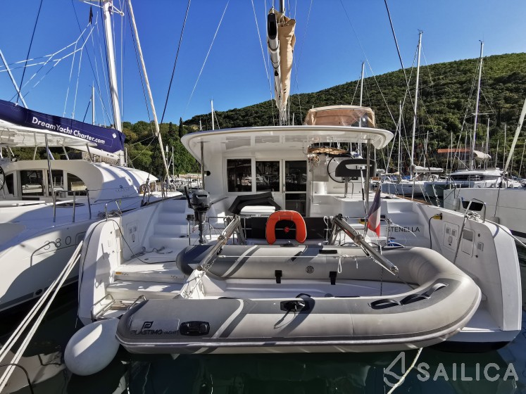 Lagoon 40 - Yacht Charter Sailica