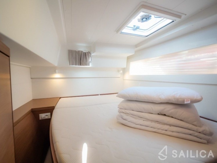 Lagoon 40 - Yacht Charter Sailica