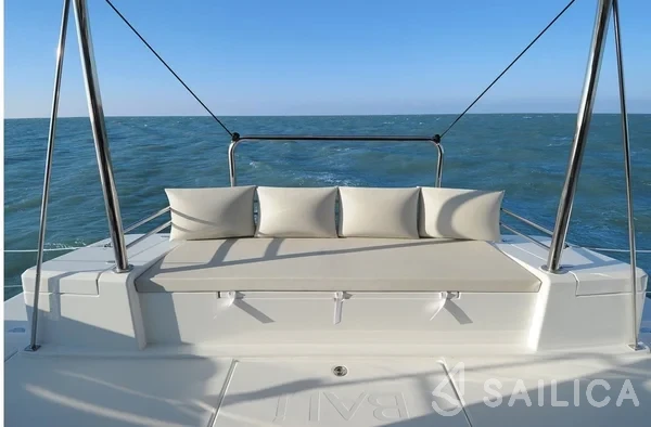 Bali 4.1 - Yacht Charter Sailica