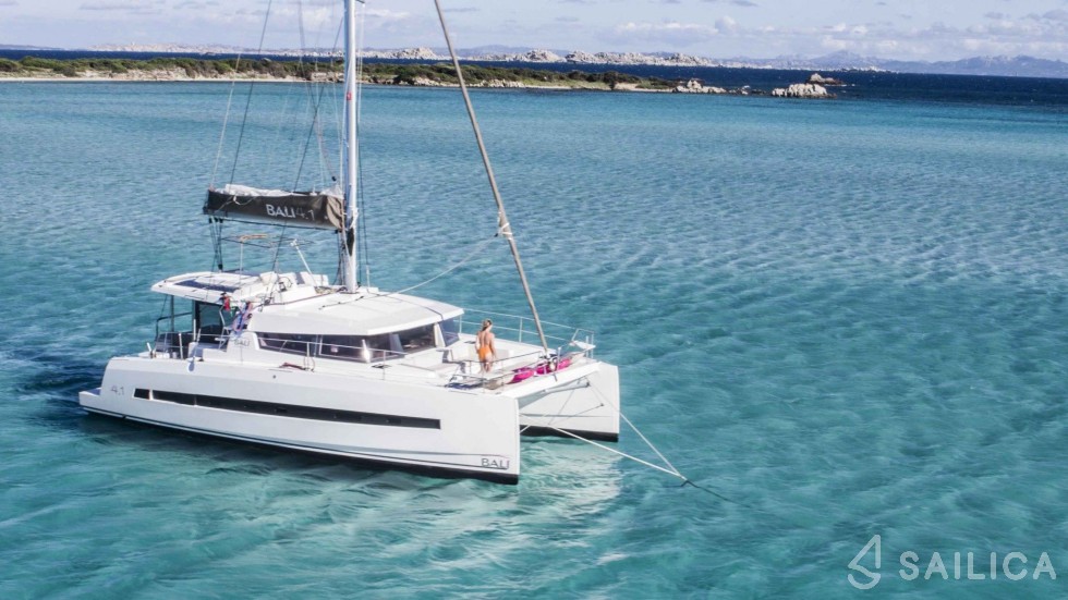 Bali 4.1 - Yacht Charter Sailica