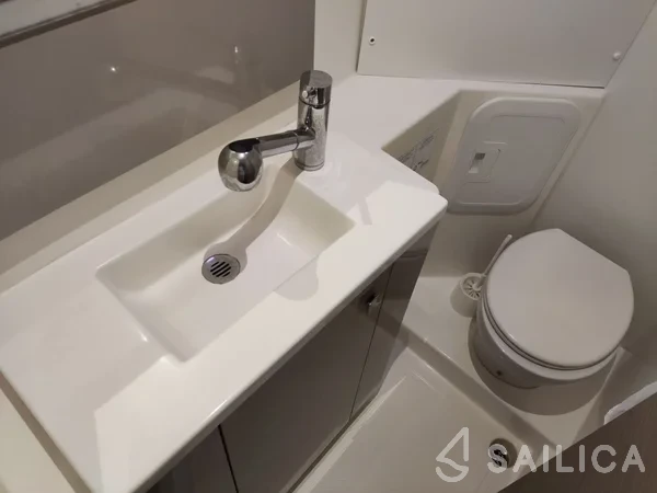 Lucia 40 - Yacht Charter Sailica