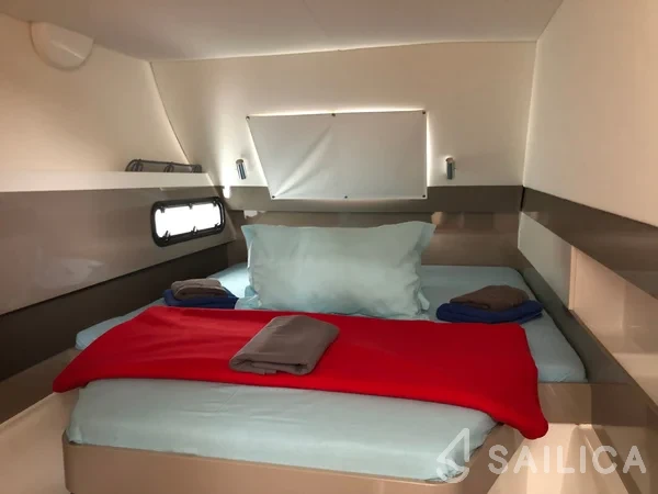 Bali 4.1 - Yacht Charter Sailica