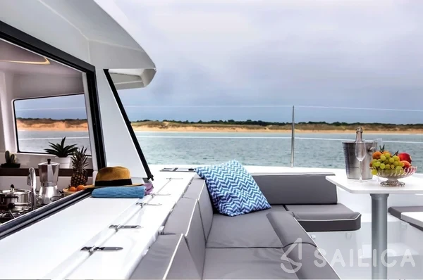 Bali 4.3 - Yacht Charter Sailica