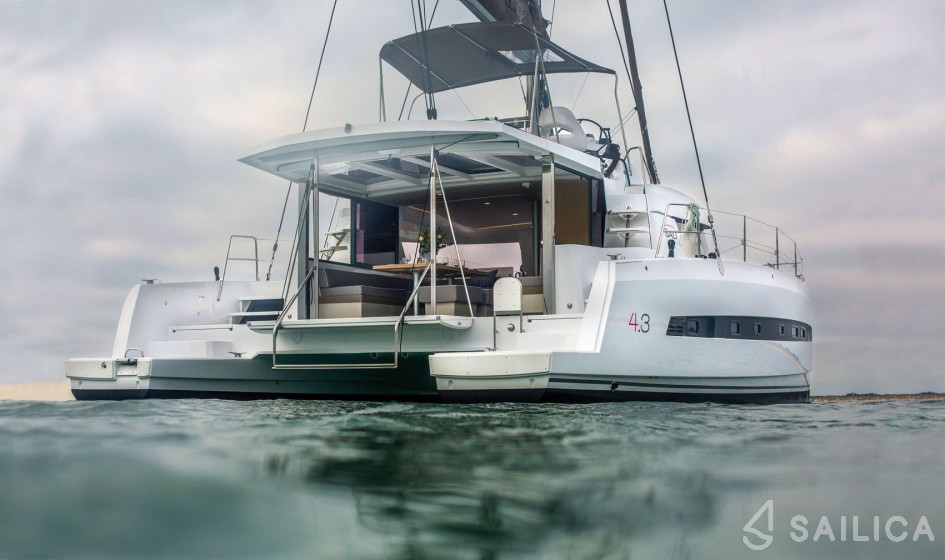 Bali 4.3 - Yacht Charter Sailica