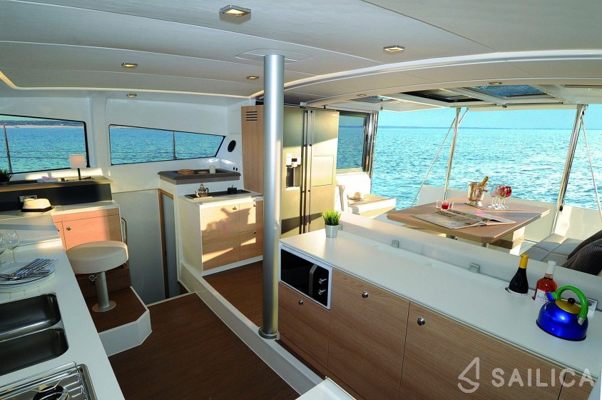 Bali 4.3 - Yacht Charter Sailica
