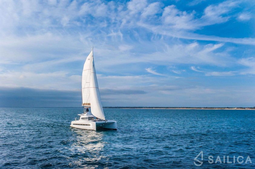 Bali 4.3 - Yacht Charter Sailica