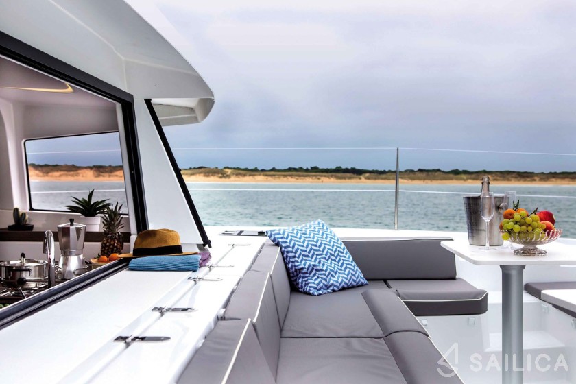 Bali 4.3 - Yacht Charter Sailica