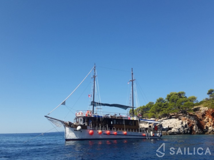 Gulet - Yacht Charter Sailica