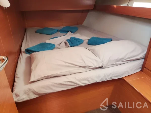 Dufour 460 GL - Yacht Charter Sailica