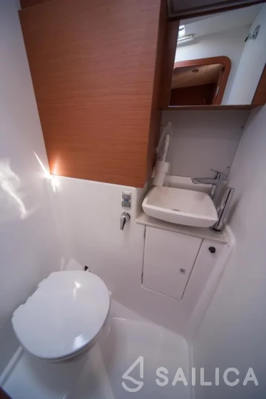 Dufour 520 GL - Yacht Charter Sailica