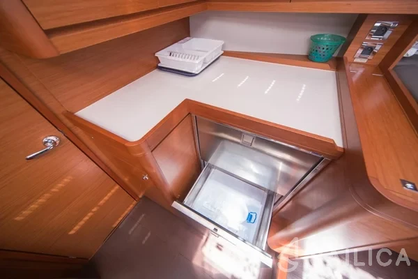 Dufour 520 GL - Yacht Charter Sailica